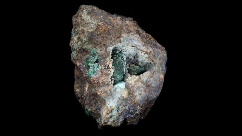 Kernowite: Novo mineral é descoberto em rocha extraída há 220 anos na Inglaterra